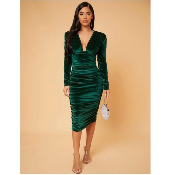 Deep V Neck Ruched Velvet Green Long Sleeve Midi Dress - Picture 3 of 11